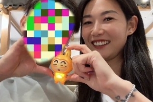 杨莉娜七夕节疑似晒对象合影：“七”待是你，“夕”望也是你